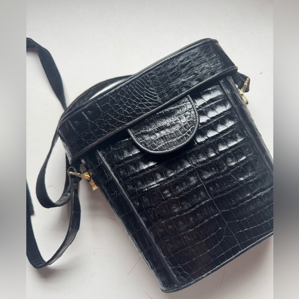 Amazing vintage leather purse!